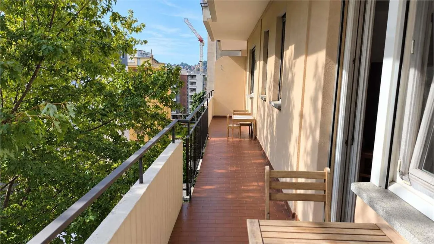 Lugano (Via General Guisan) - Spacious 2.5 Rooms with New Kitchen and B - Photo 2 of 7