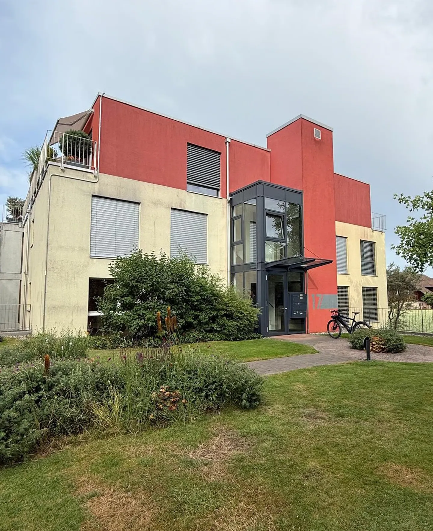 Charmante appartement 3,5 pièces avec vue sur la verdure - Photo 3 sur 15