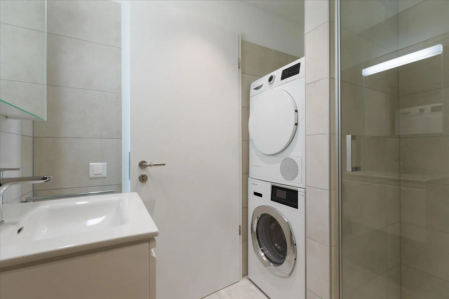 Modernes Apartment mit Balkon - Foto 5 von 9