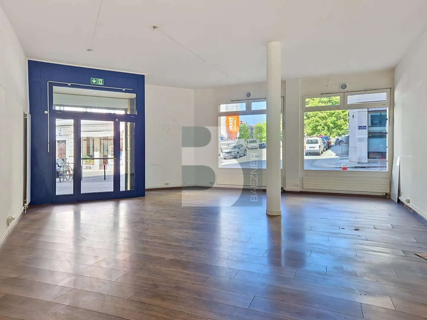 Espace Commercial Spacieux - Photo 1 sur 7