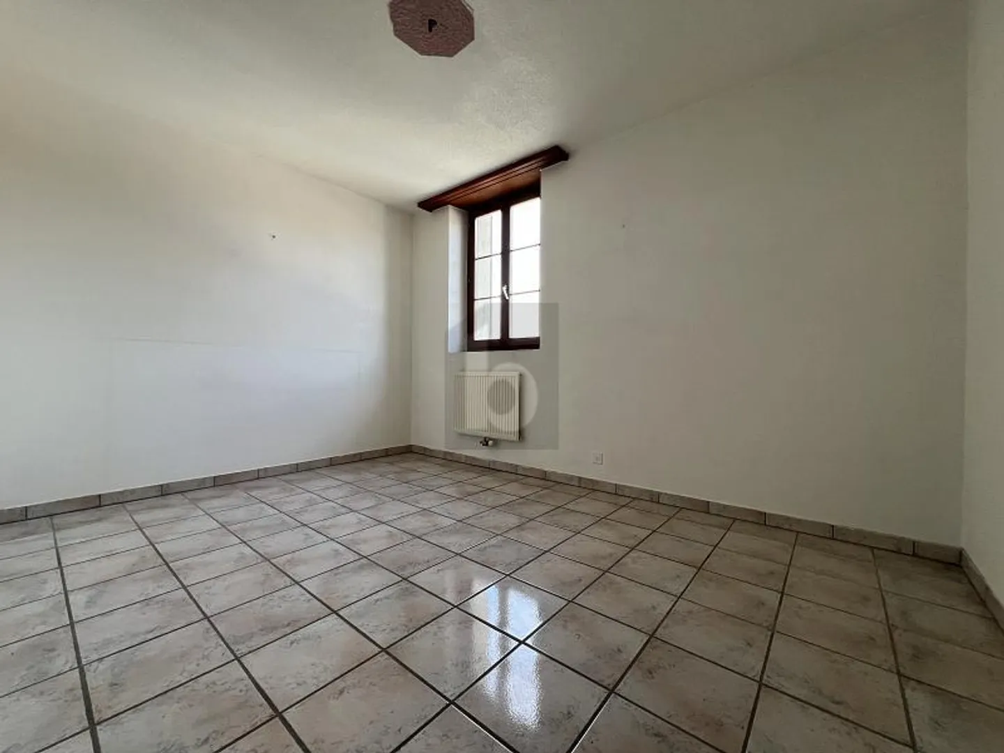 UN LUMINEUX ET LOYER ATTRACTIF - Foto 5 von 6