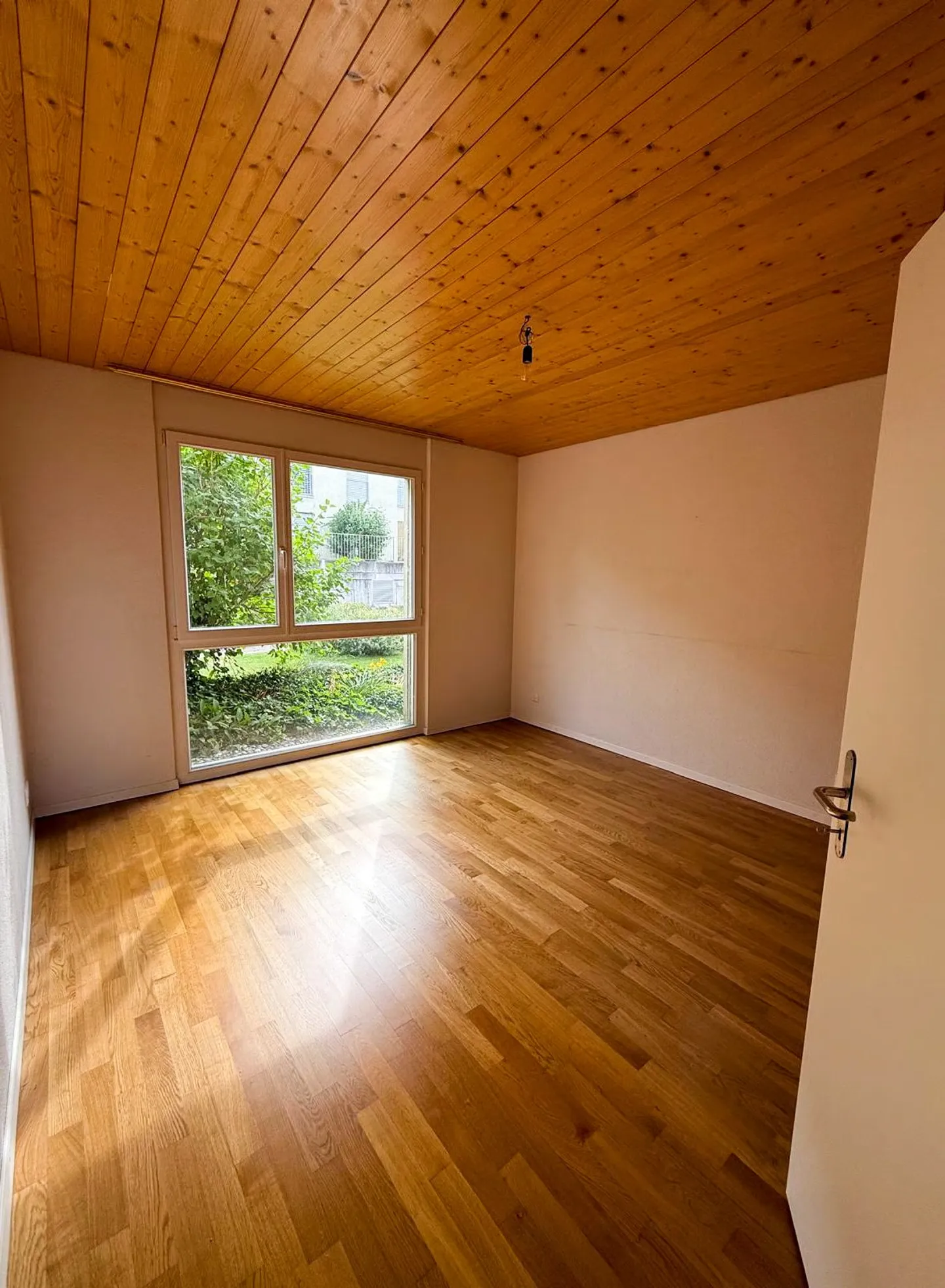 Charmante appartement 3,5 pièces avec vue sur la verdure - Photo 8 sur 15