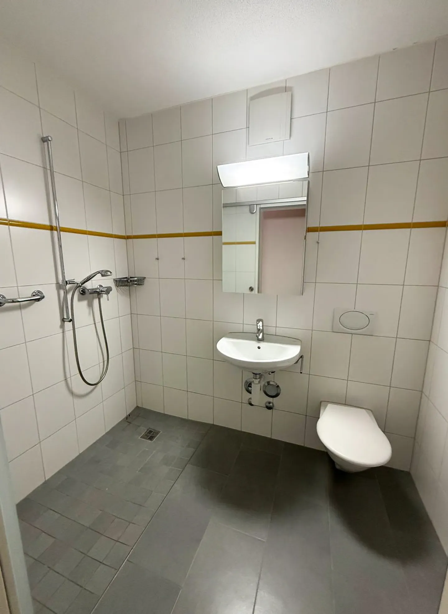 Charmante appartement 3,5 pièces avec vue sur la verdure - Photo 12 sur 15