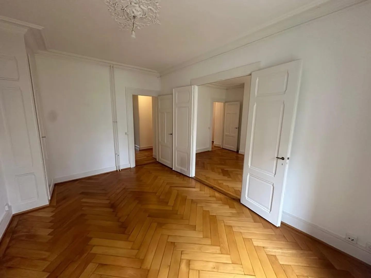 4-room apartment - Photo 1 of 10