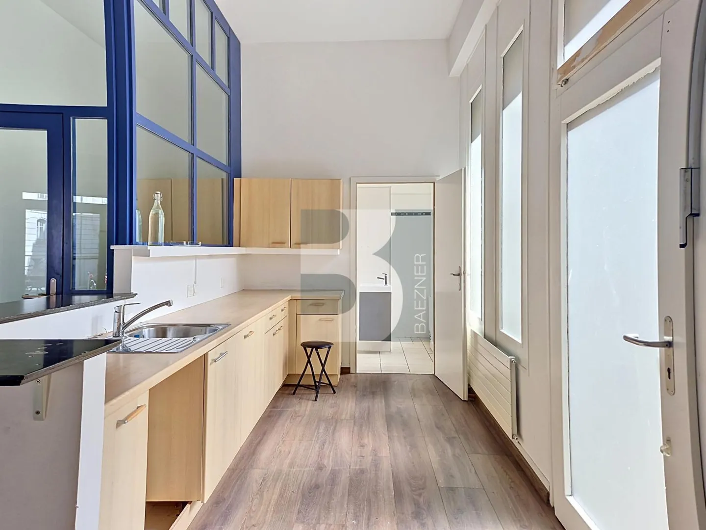 Espace Commercial Spacieux - Photo 3 sur 7