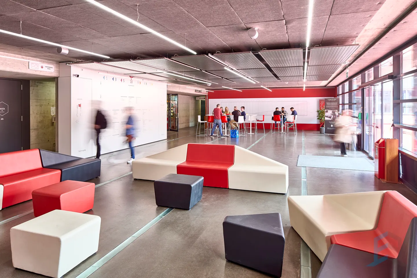 Offices for rent in the heart of the Swiss Digital Center - Photo 2 of 14