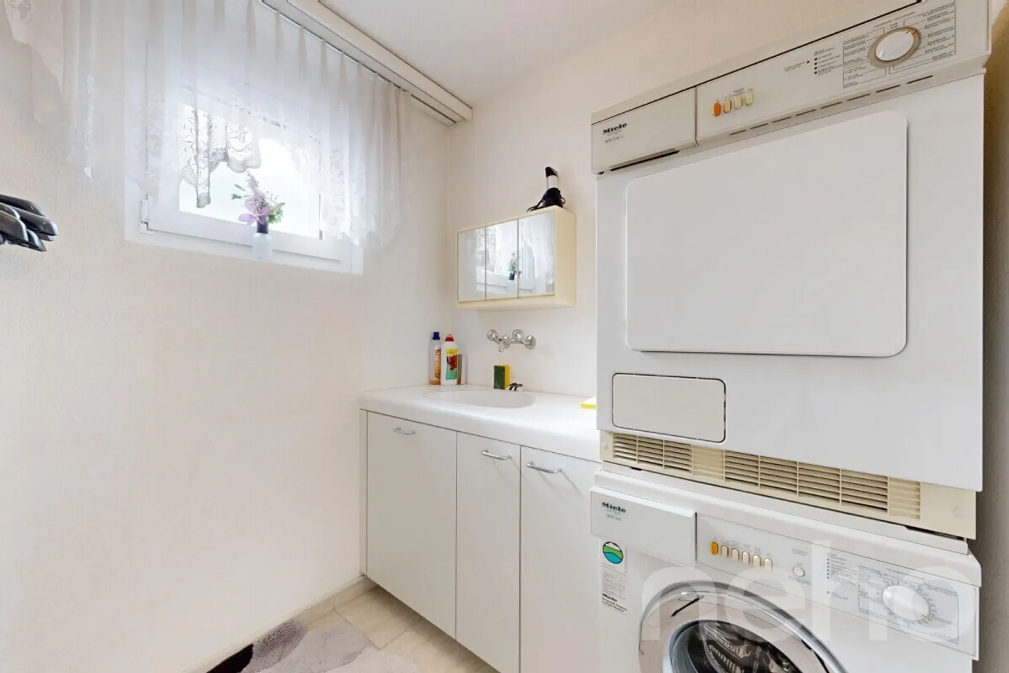 Charmante Attikawohnung mit Terrasse - Foto 7 von 12