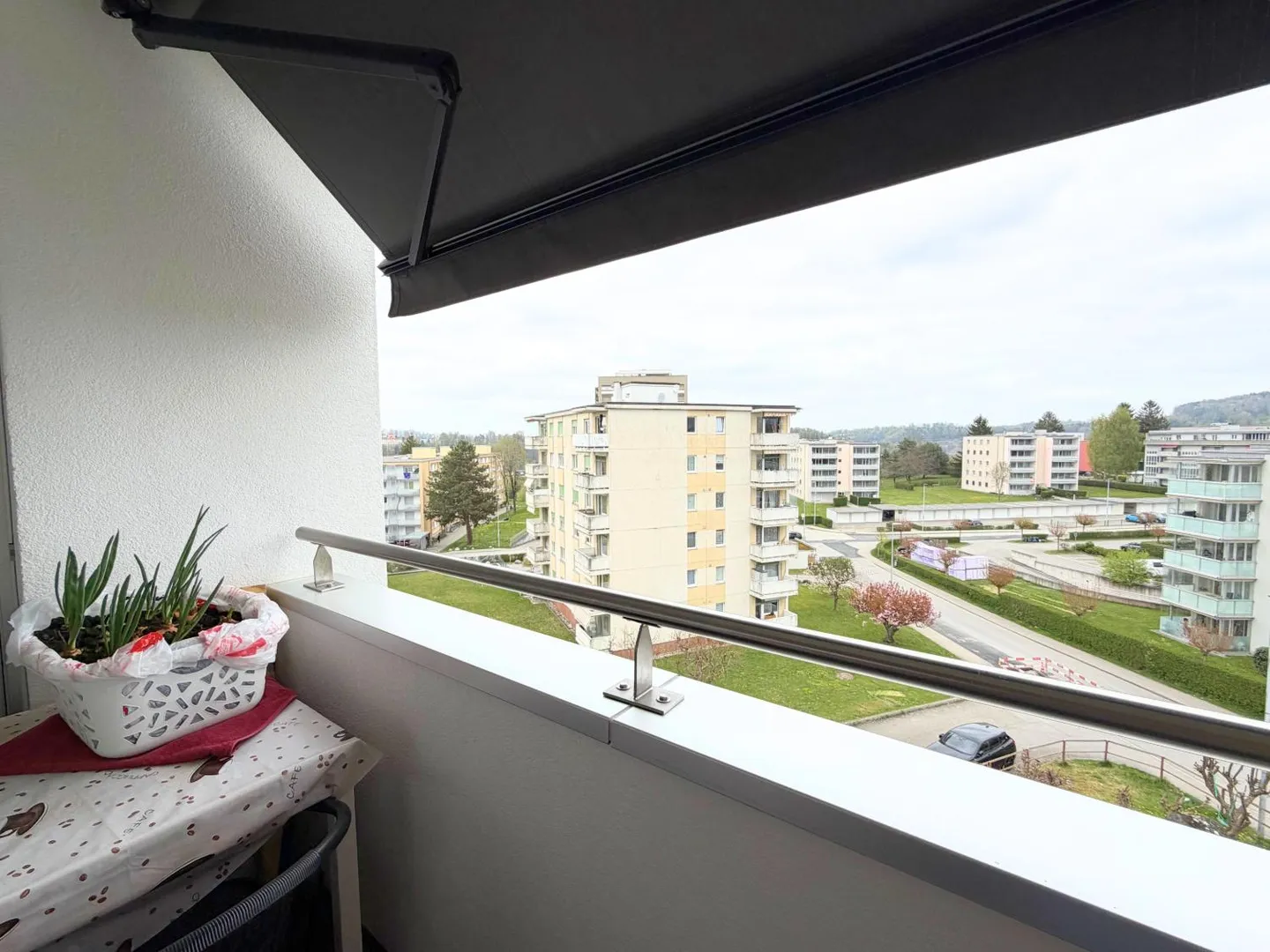 Charming 2.5-room apartment on the 3rd floor in Marly - Photo 1 of 10