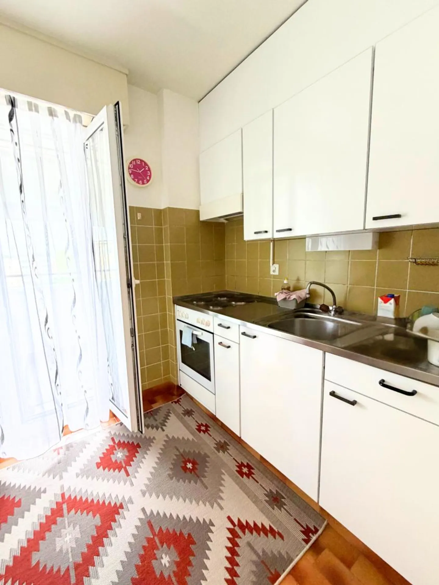 Charming 2.5-room apartment on the 3rd floor in Marly - Photo 2 of 10