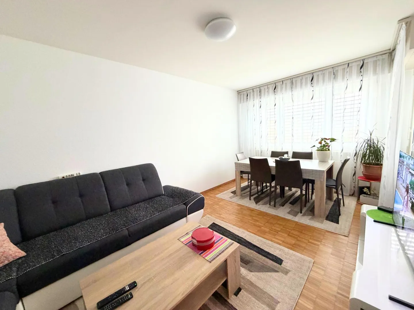Charming 2.5-room apartment on the 3rd floor in Marly - Photo 5 of 10