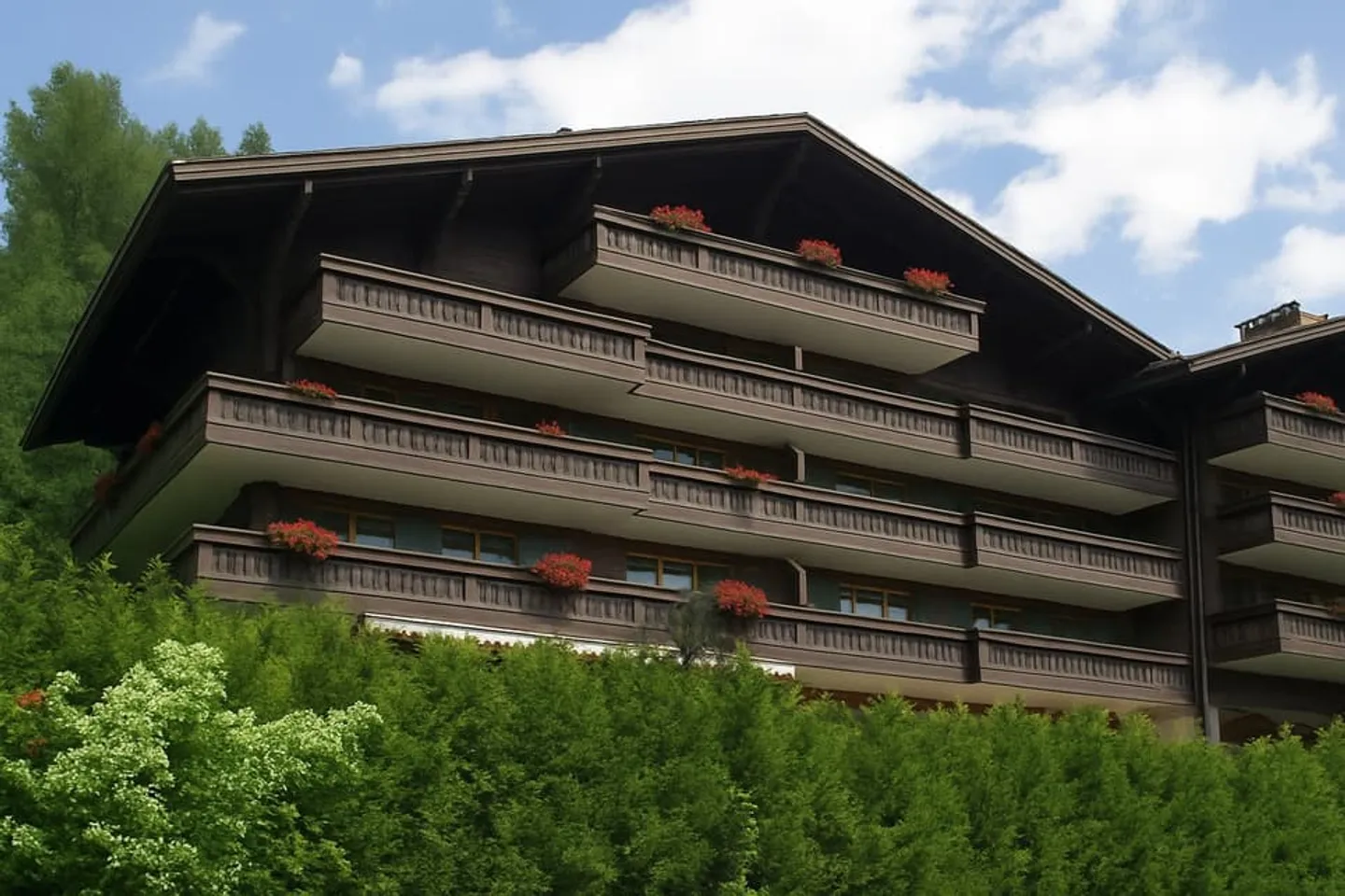 Beautiful garden-level apartment with stunning views. - Photo 1 of 13