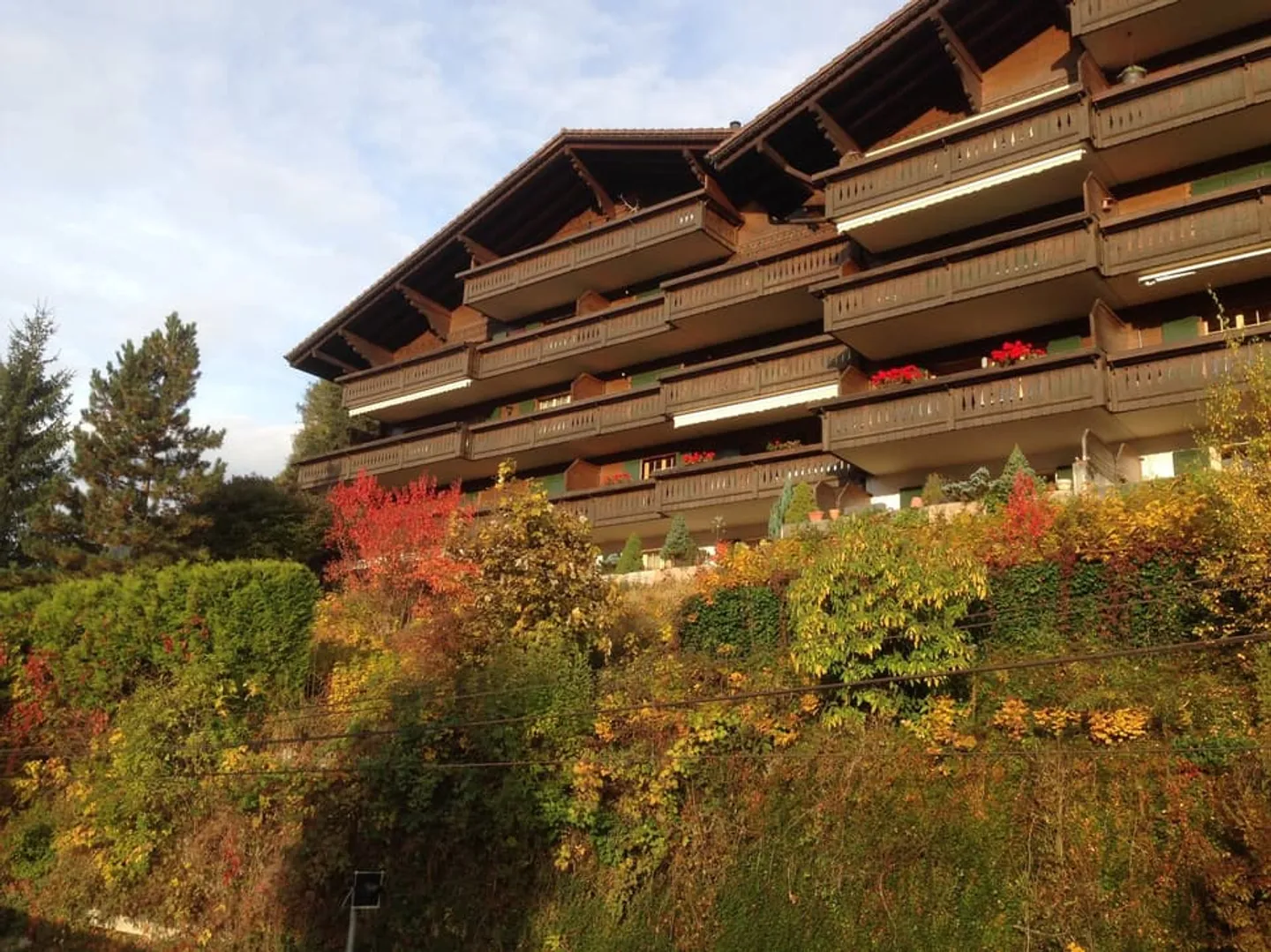 Beautiful garden-level apartment with stunning views. - Photo 2 of 13