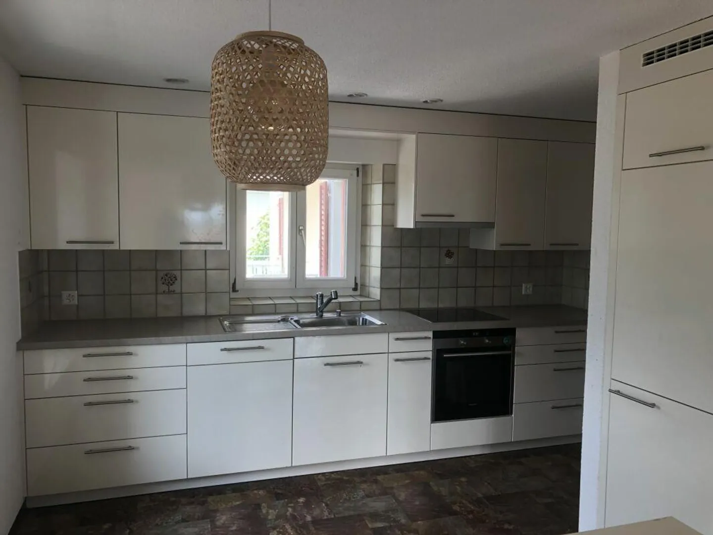 Cozy 4.5-room apartment in the "Städtli" - Photo 1 of 8