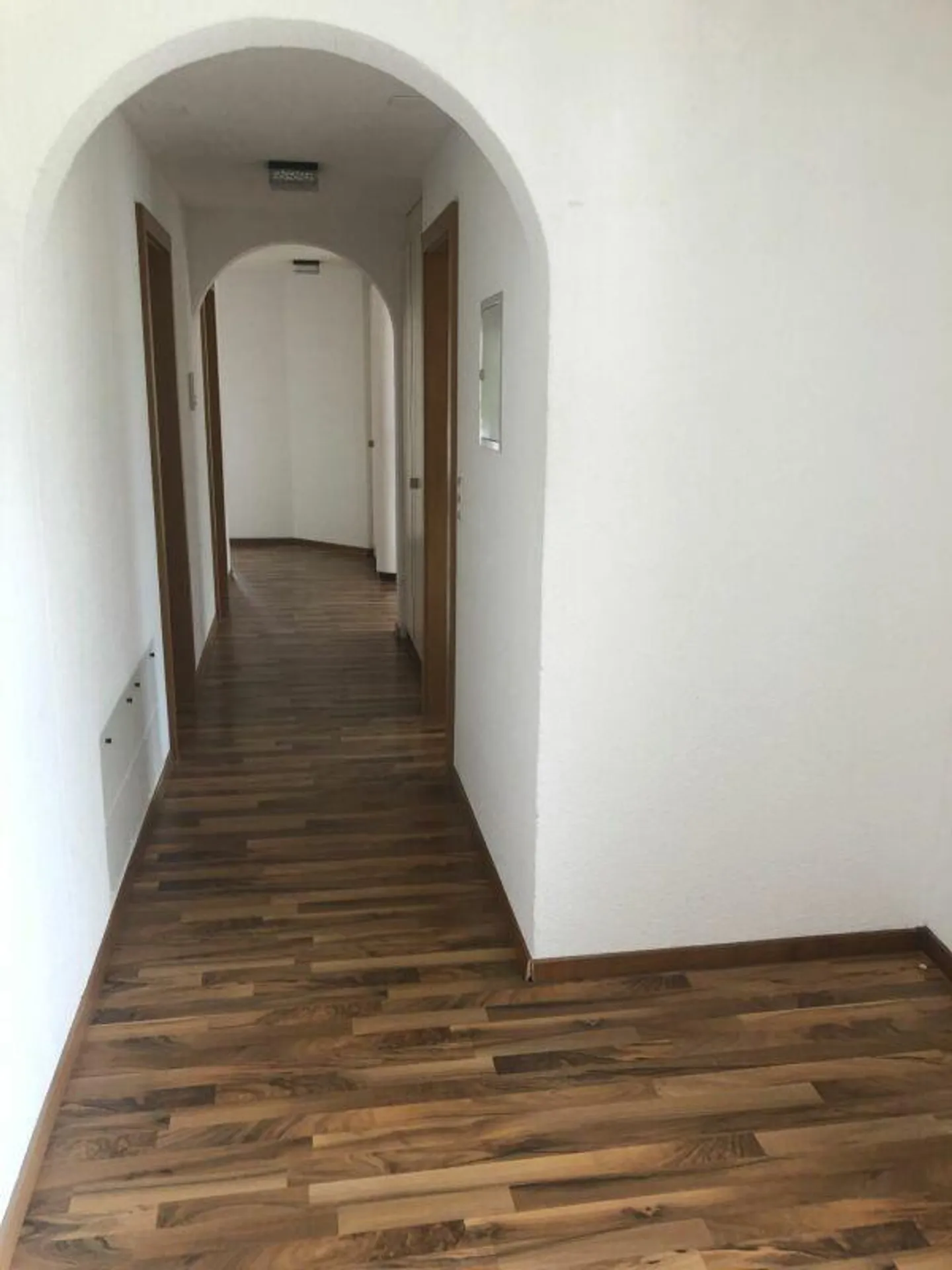 Cozy 4.5-room apartment in the "Städtli" - Photo 2 of 8
