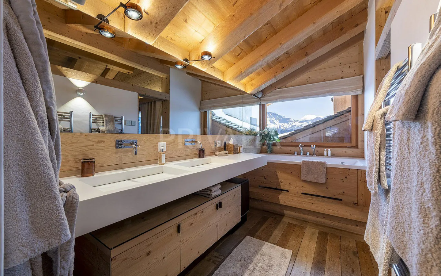 Propriété d'exception avec spa, piscine intérieure et vue panoramiq... - Photo 6 sur 12