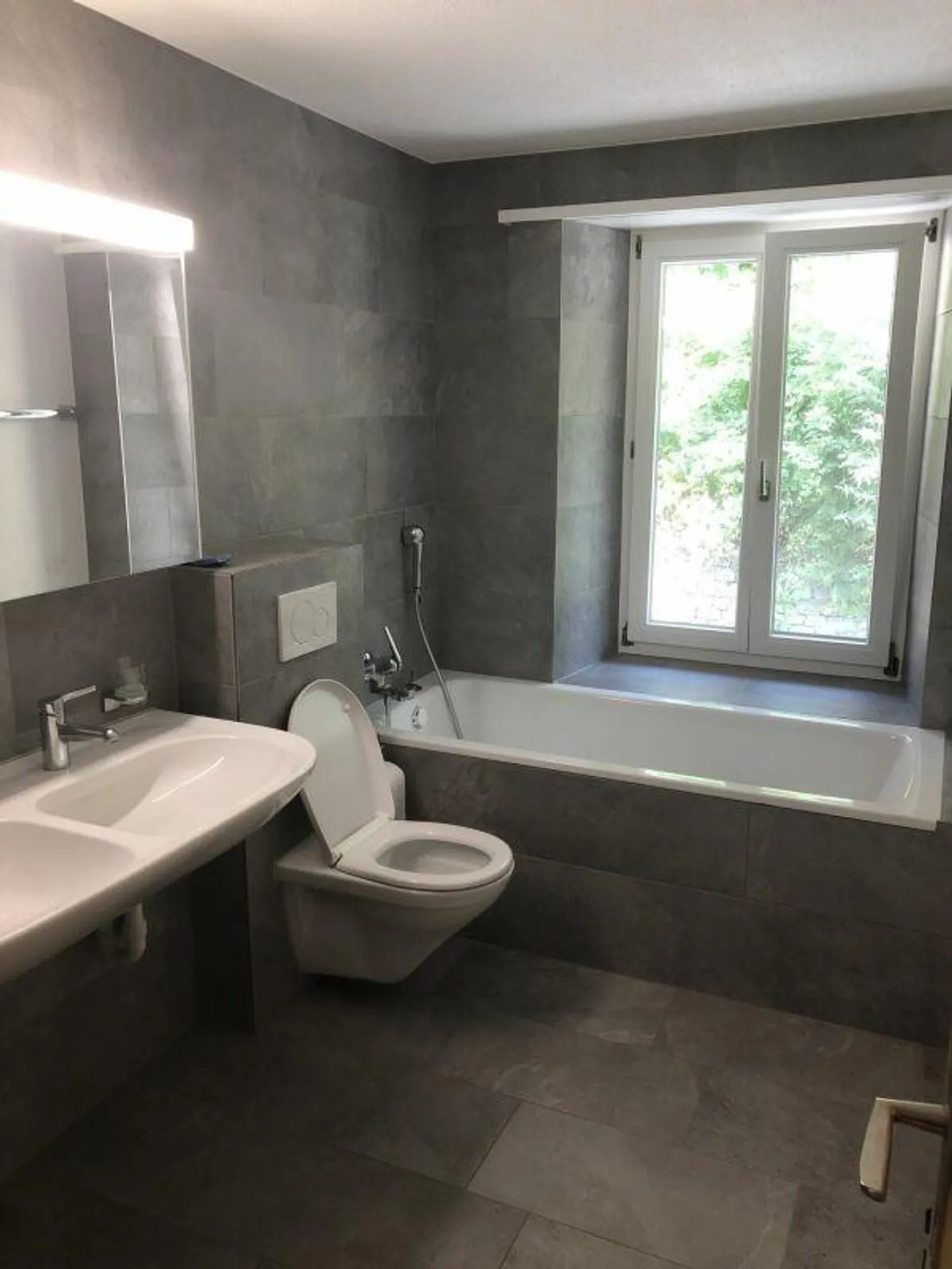 Cozy 4.5-room apartment in the "Städtli" - Photo 5 of 8