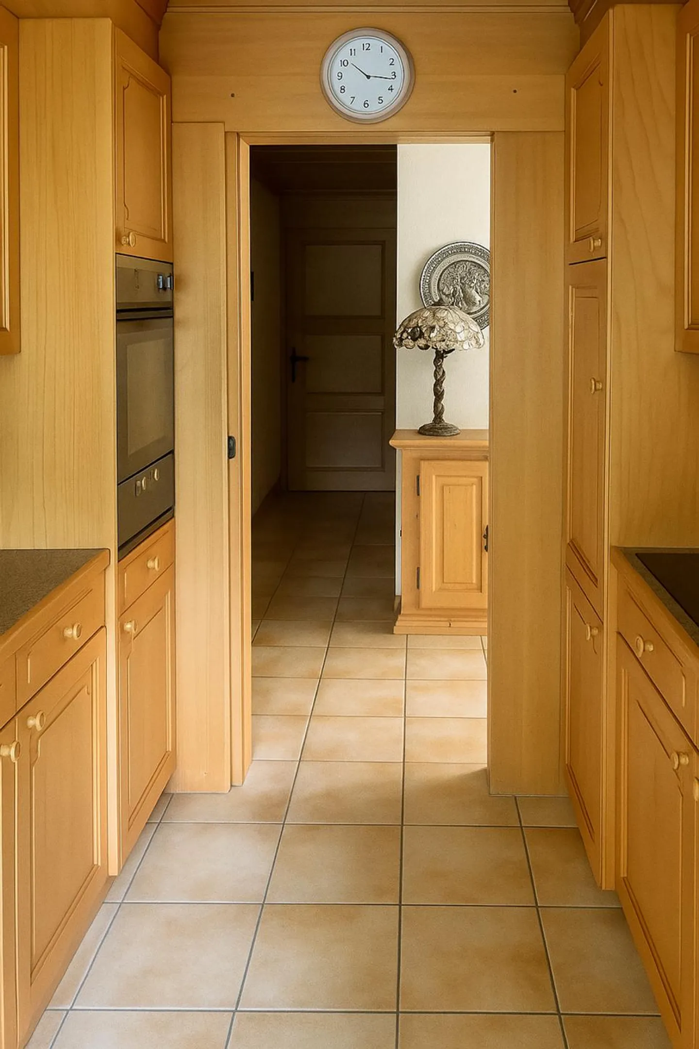 Beautiful garden-level apartment with stunning views. - Photo 6 of 13