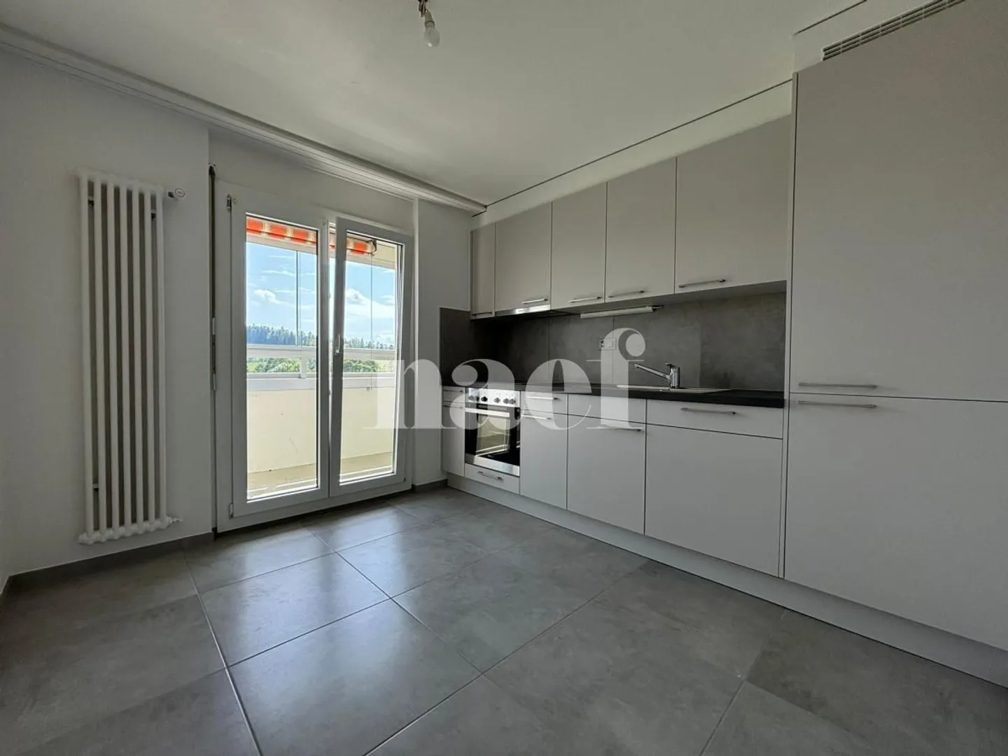 3.5 Room Apartment - Photo 2 of 5