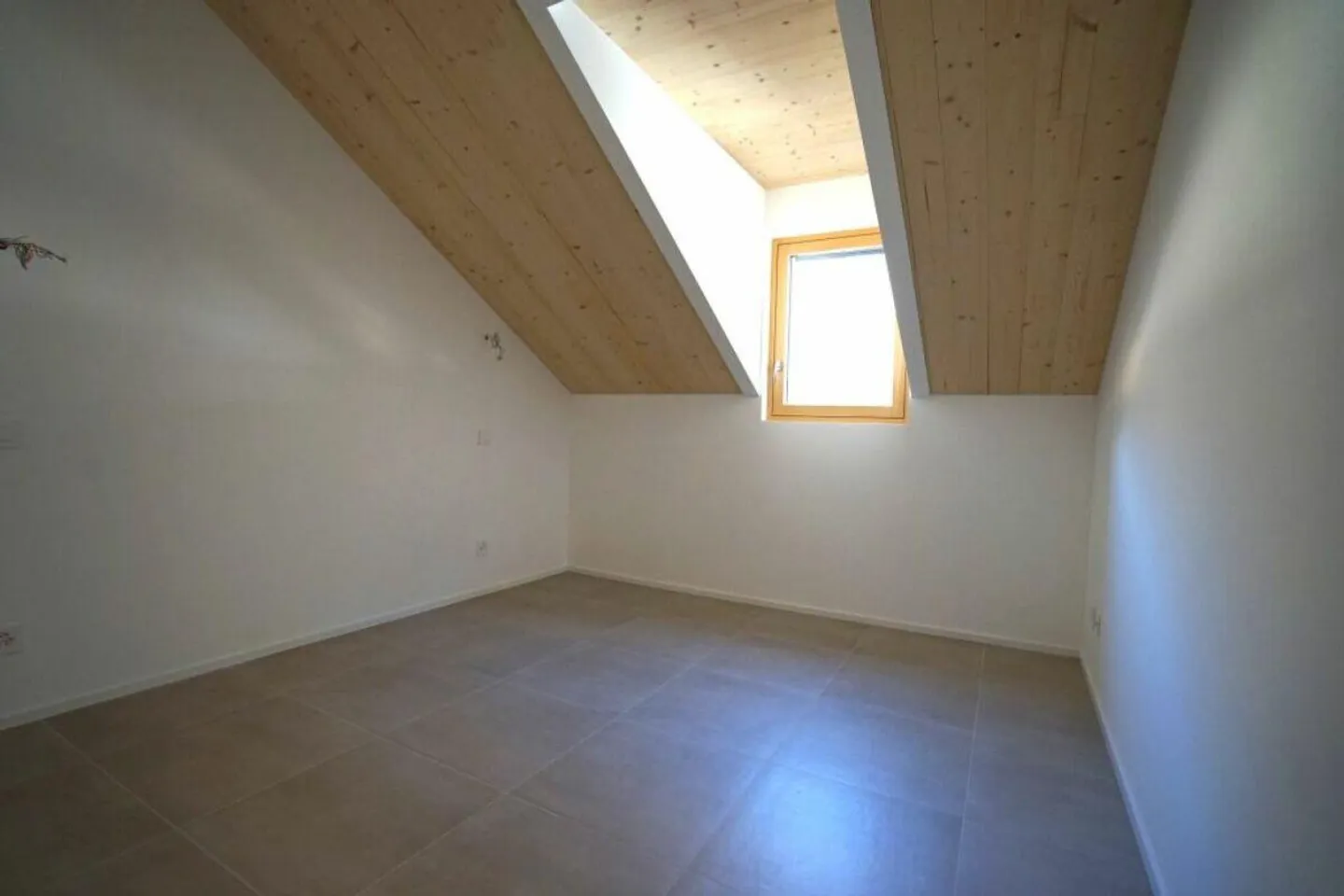 Beau et nouveau penthouse de 3,5 pièces. - Photo 7 sur 9