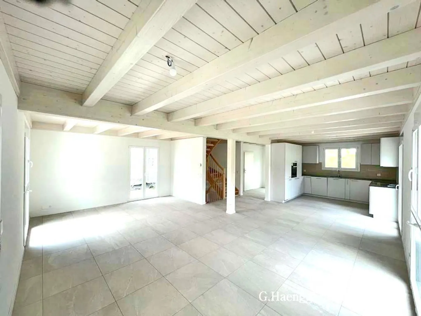 4 nouvelles maisons individuelles spacieuses de 5 à 7,5 pièces avec une vue dégagée à Läufelfingen - Photo 6 sur 13