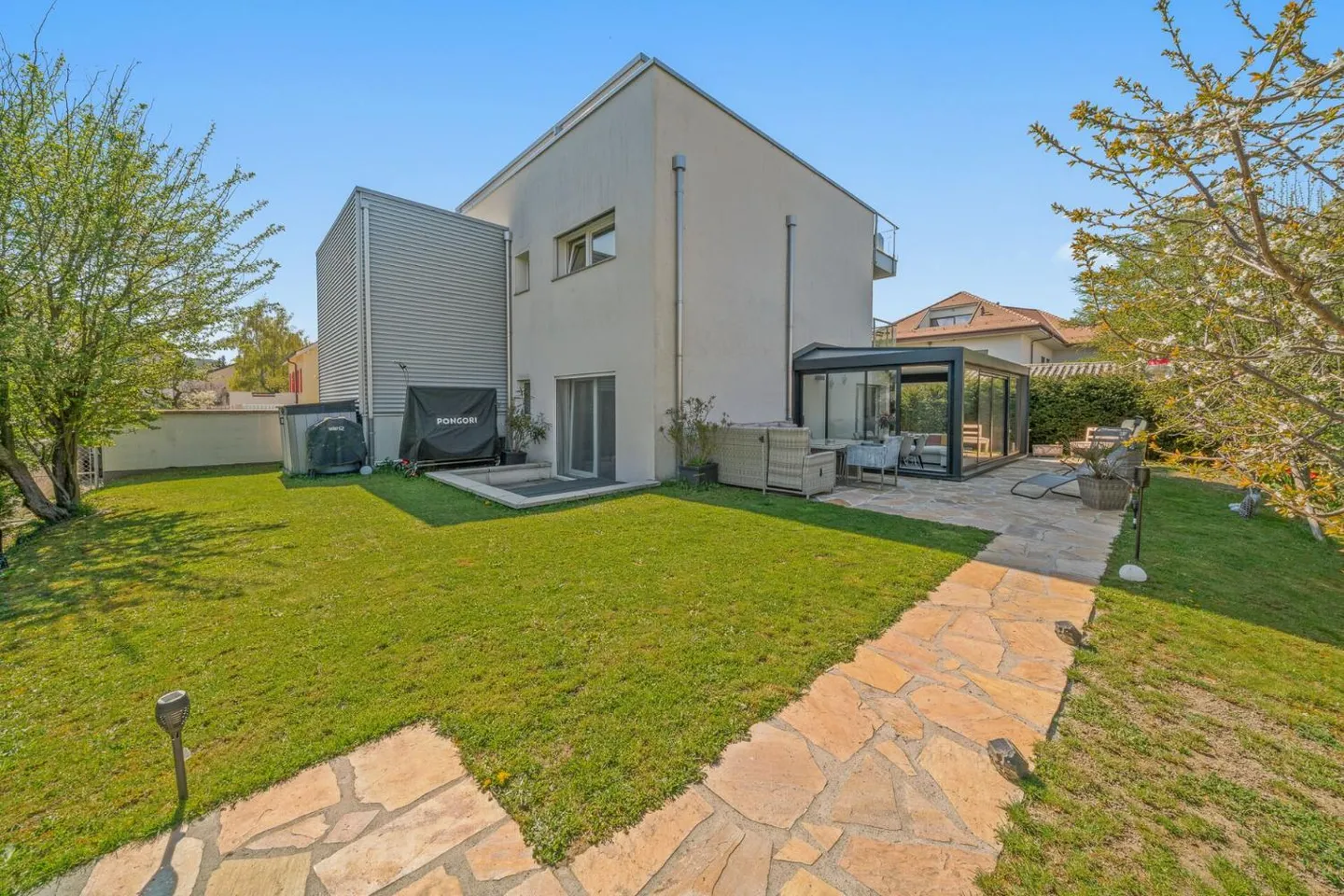 Superbo appartamento di 3,5 locali con giardino - Foto 1 di 7