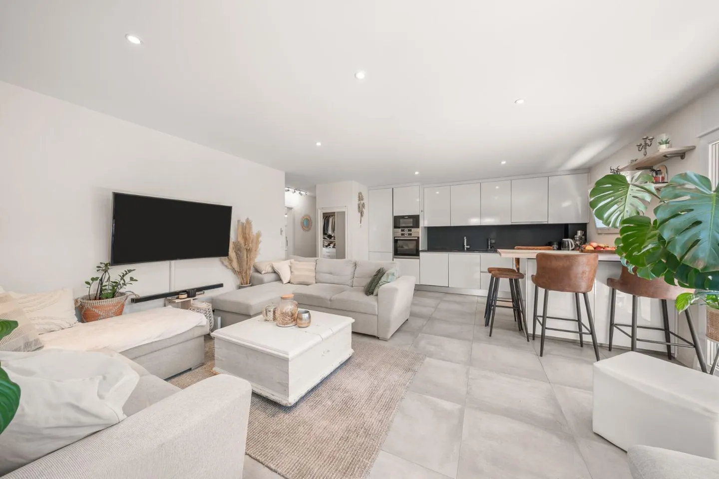 Superbo appartamento di 3,5 locali con giardino - Foto 2 di 7