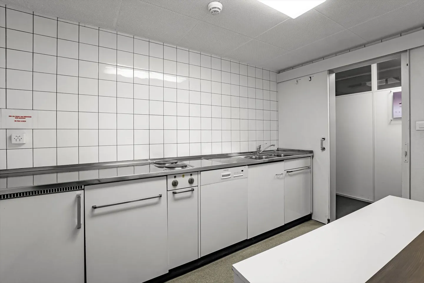 Commercial property with great development potential - Photo 13 of 13