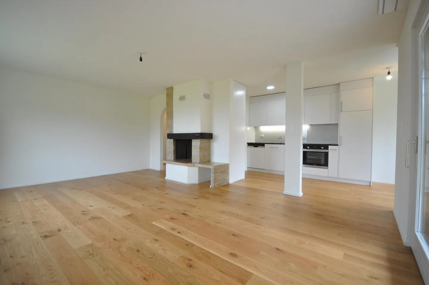 Erstbezug nach Sanierung - 2.5-Zimmer-Wohnung an ruhiger Lage - Foto 3 von 9