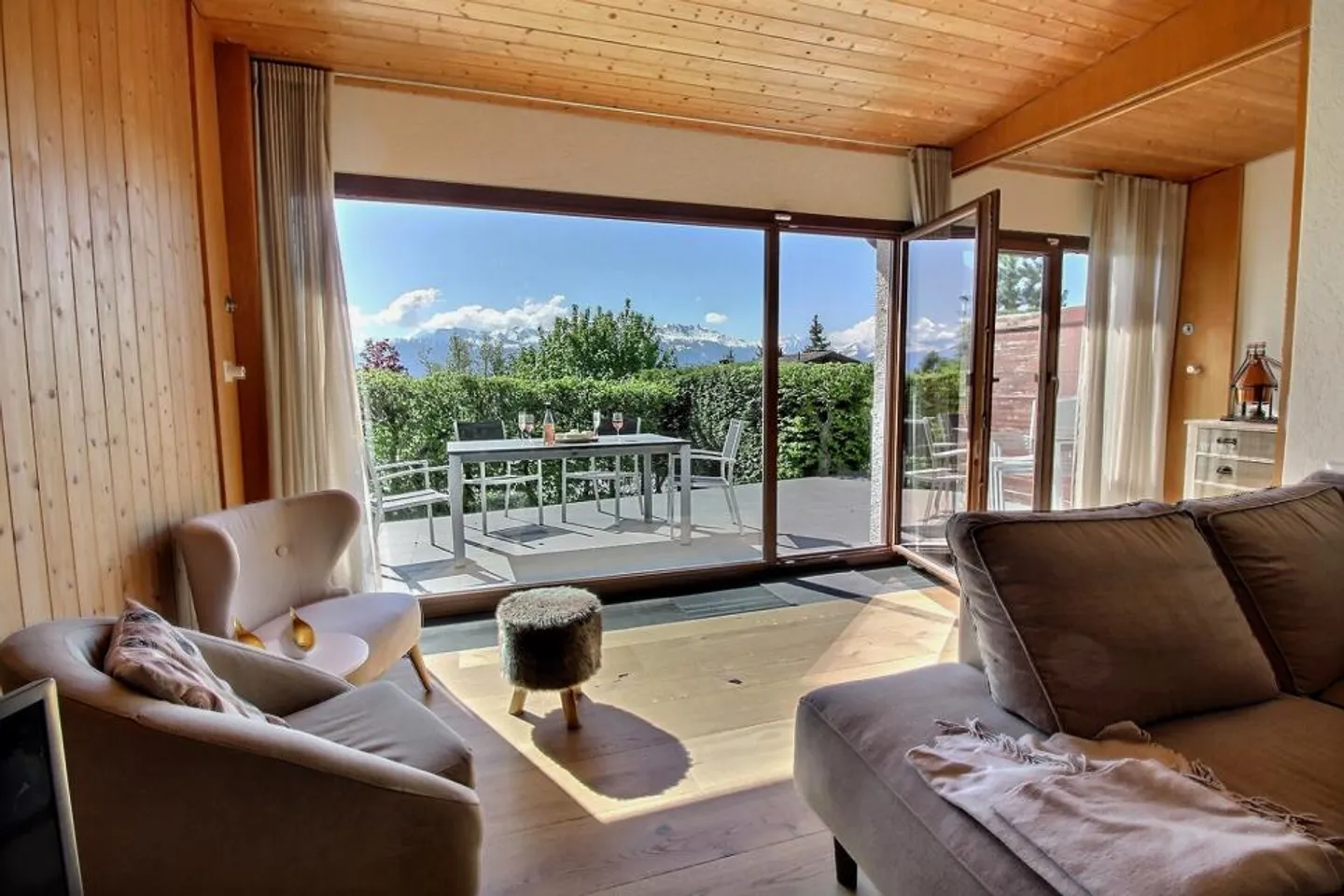 Recently renovated apartment, directly at the village square, available for weekly rental - Photo 1 of 12