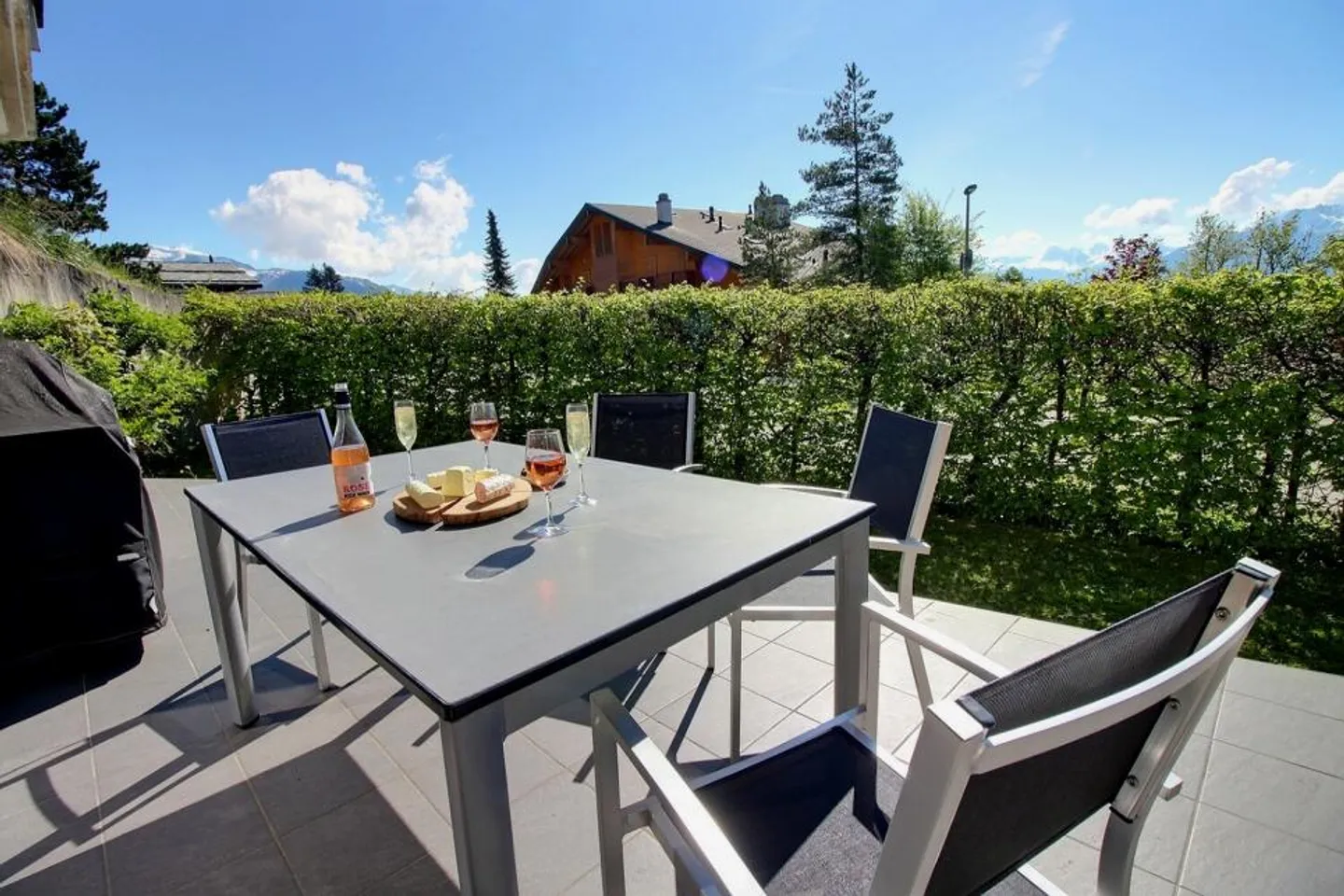 Recently renovated apartment, directly at the village square, available for weekly rental - Photo 10 of 12