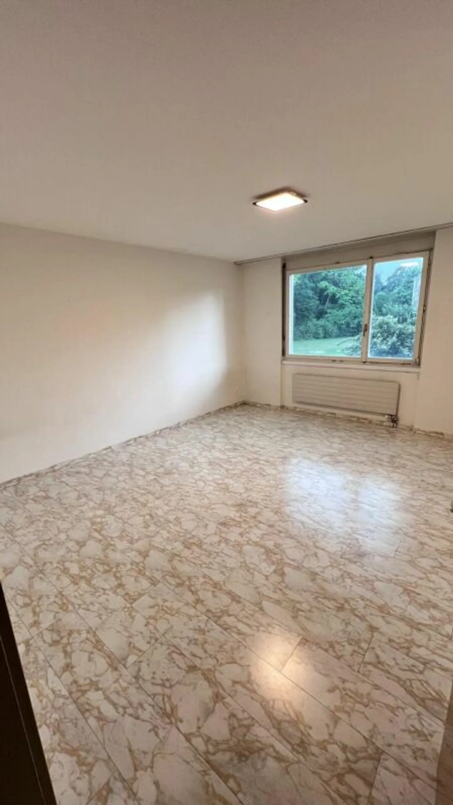 Helle 2,5-Zimmer Wohnung in Wil - Foto 2 von 11