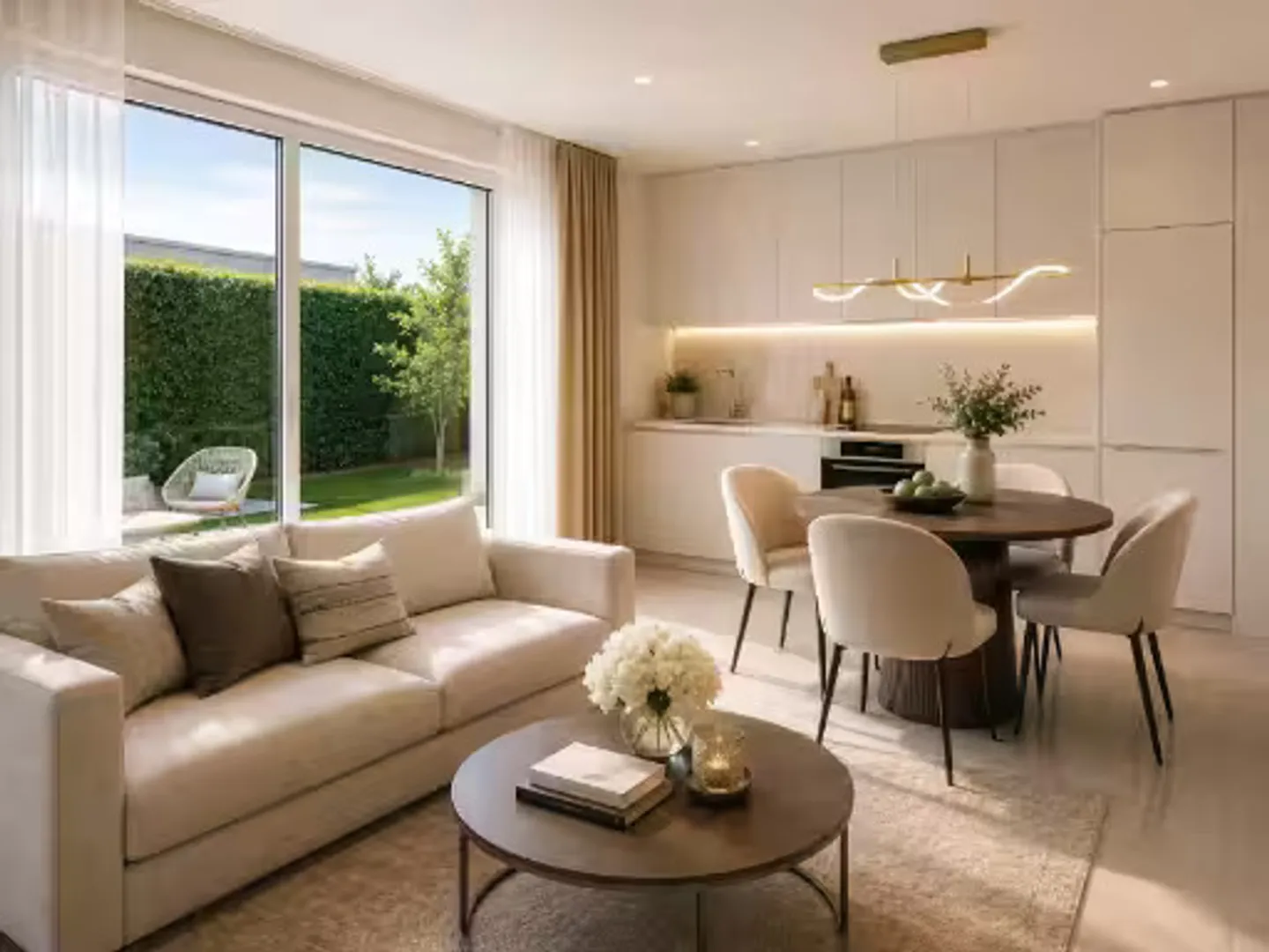 Elegant Ground-Floor Apartment - Photo 2 of 2