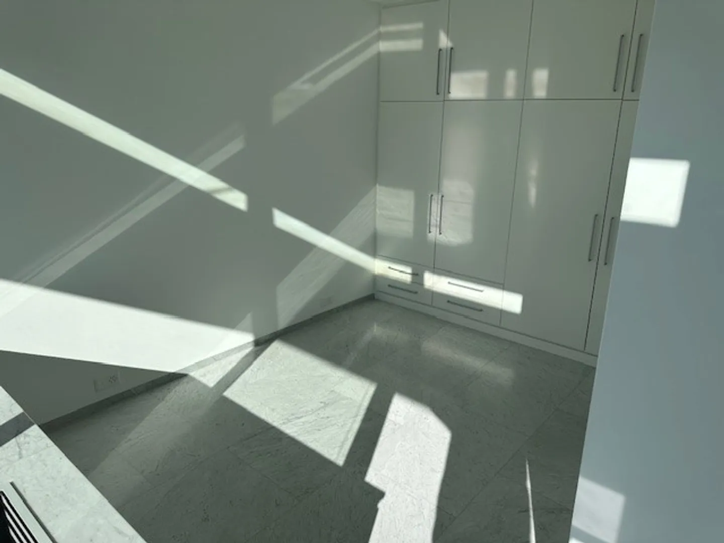 Charming 2-room penthouse apartment with lake view in Ascona - Photo 10 of 12