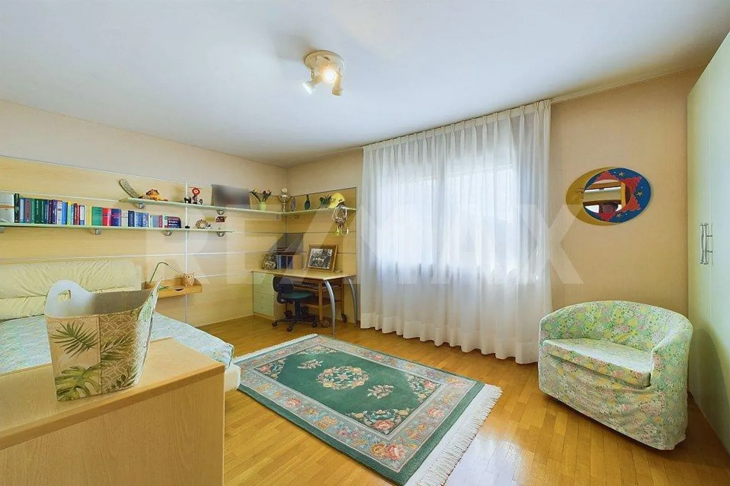 Elegante Villa mit Swimmingpool in Caslano: Geräumigkeit und maximaler Komfort - Foto 10 von 13