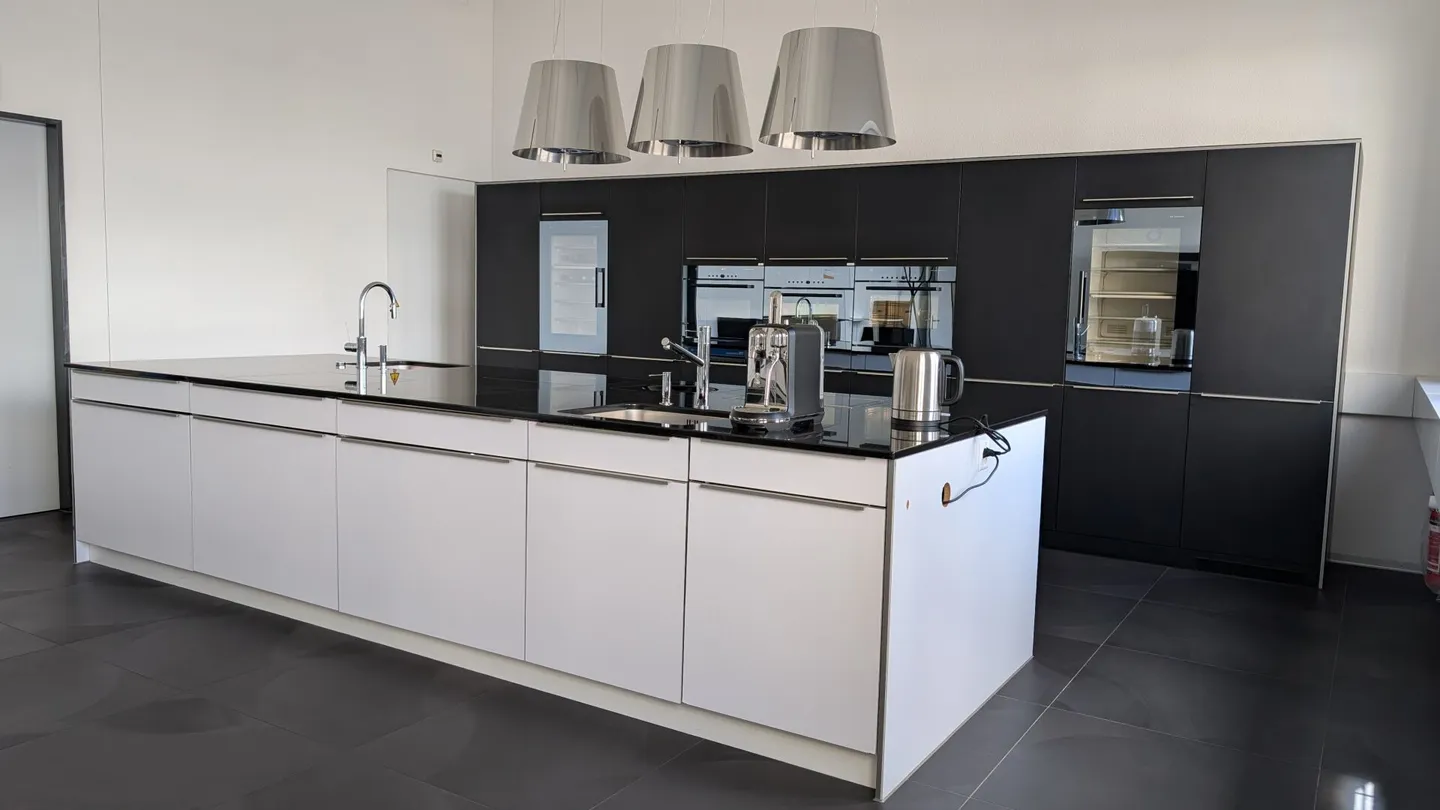 Representative office space with two small offices and modern kitchen - Photo 7 of 15