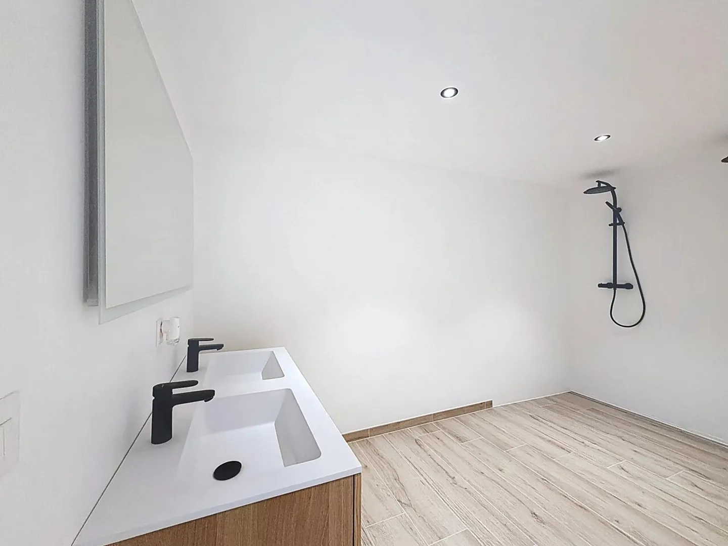 Exceptional chalet with panoramic mountain views - Photo 7 of 10