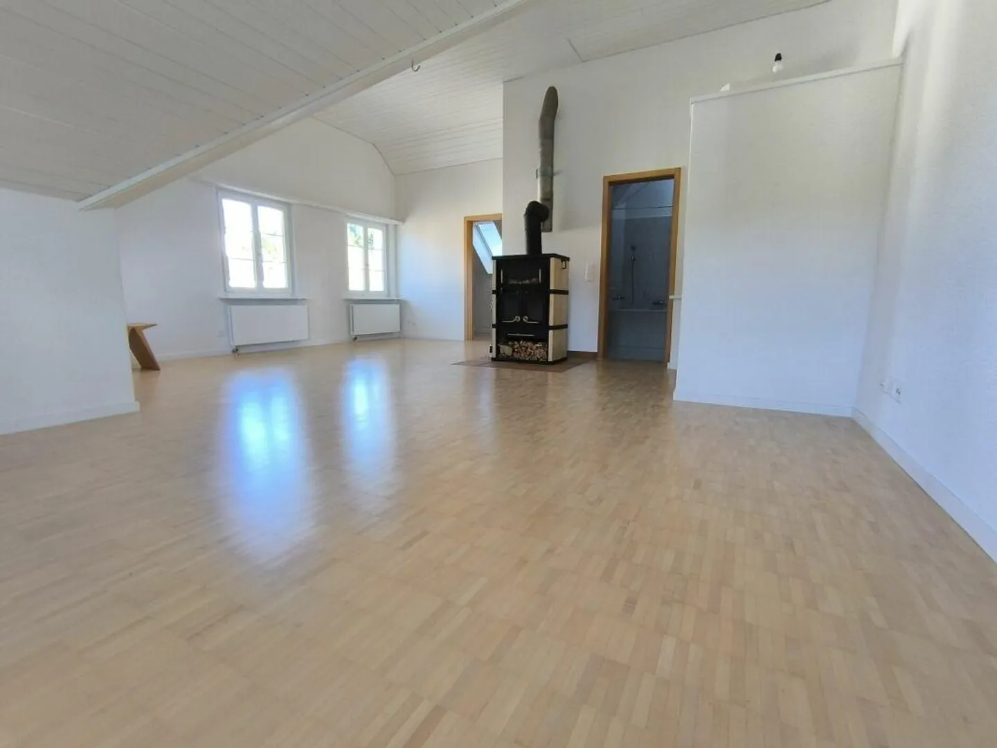 One month rent free - Attractive 4.5-room maisonette apartment... - Photo 4 of 10