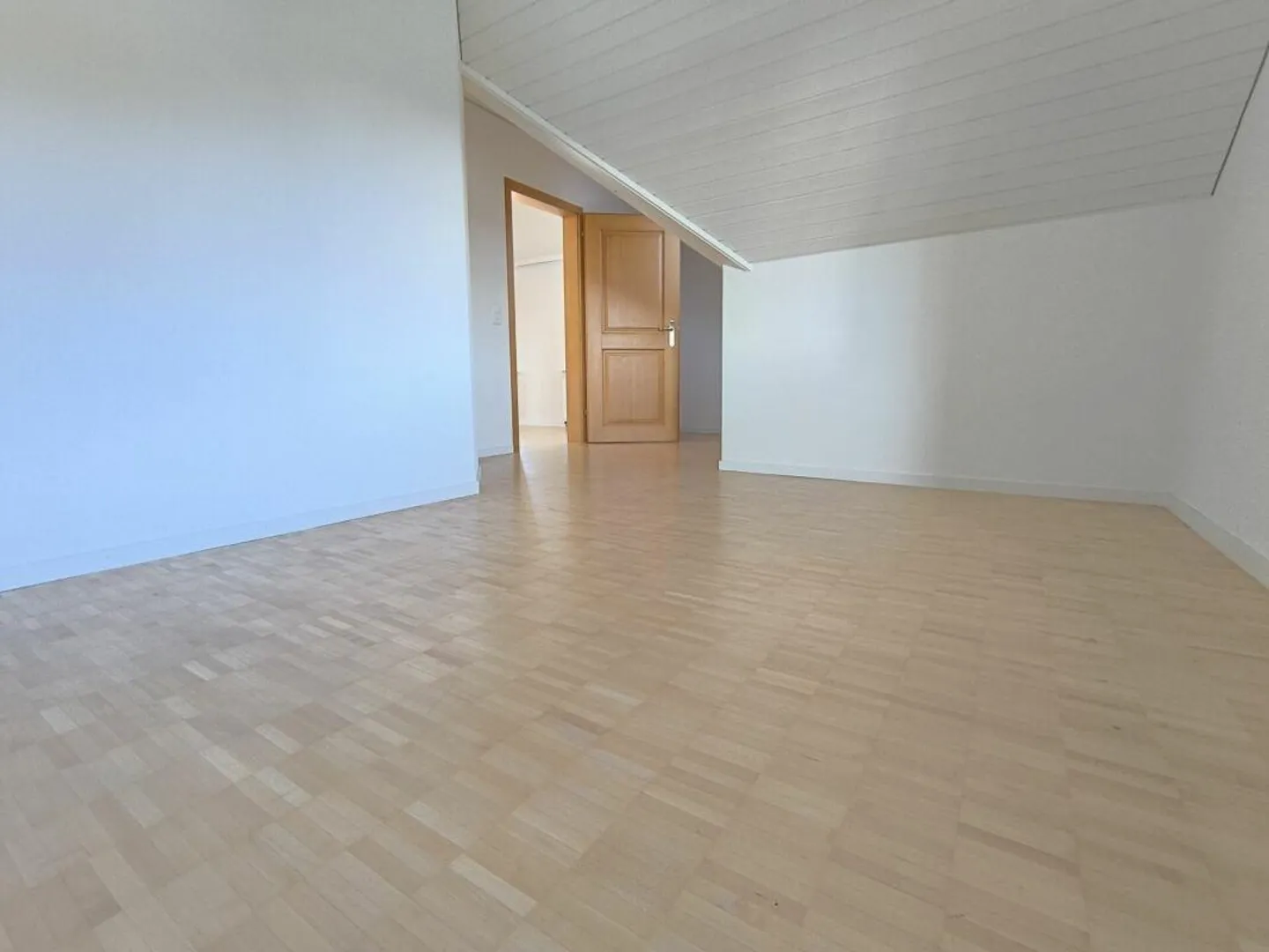 One month rent free - Attractive 4.5-room maisonette apartment... - Photo 5 of 10