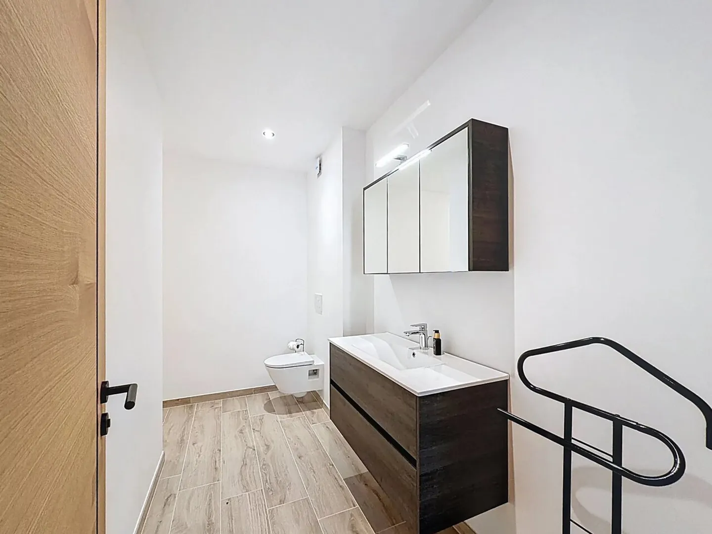 Exceptional chalet with panoramic mountain views - Photo 10 of 10