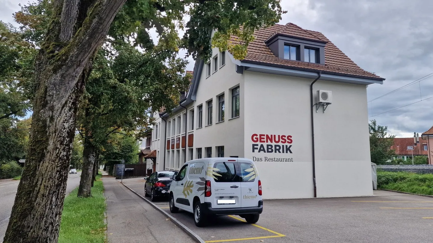 Edificio residenziale e commerciale storico con opportunità versatili - Foto 1 di 21