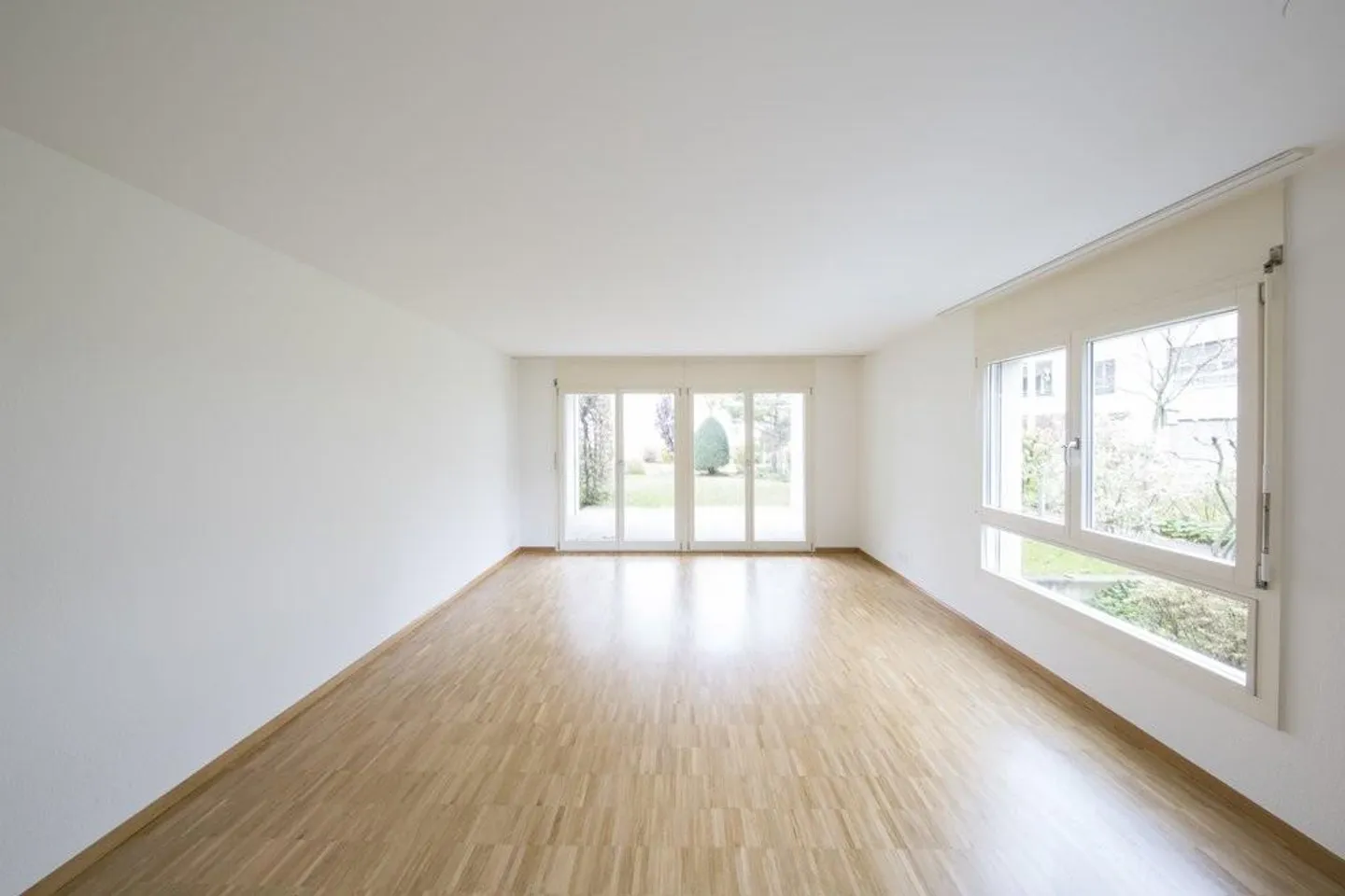 Moderne Wohnung mit Garten - Foto 2 von 5