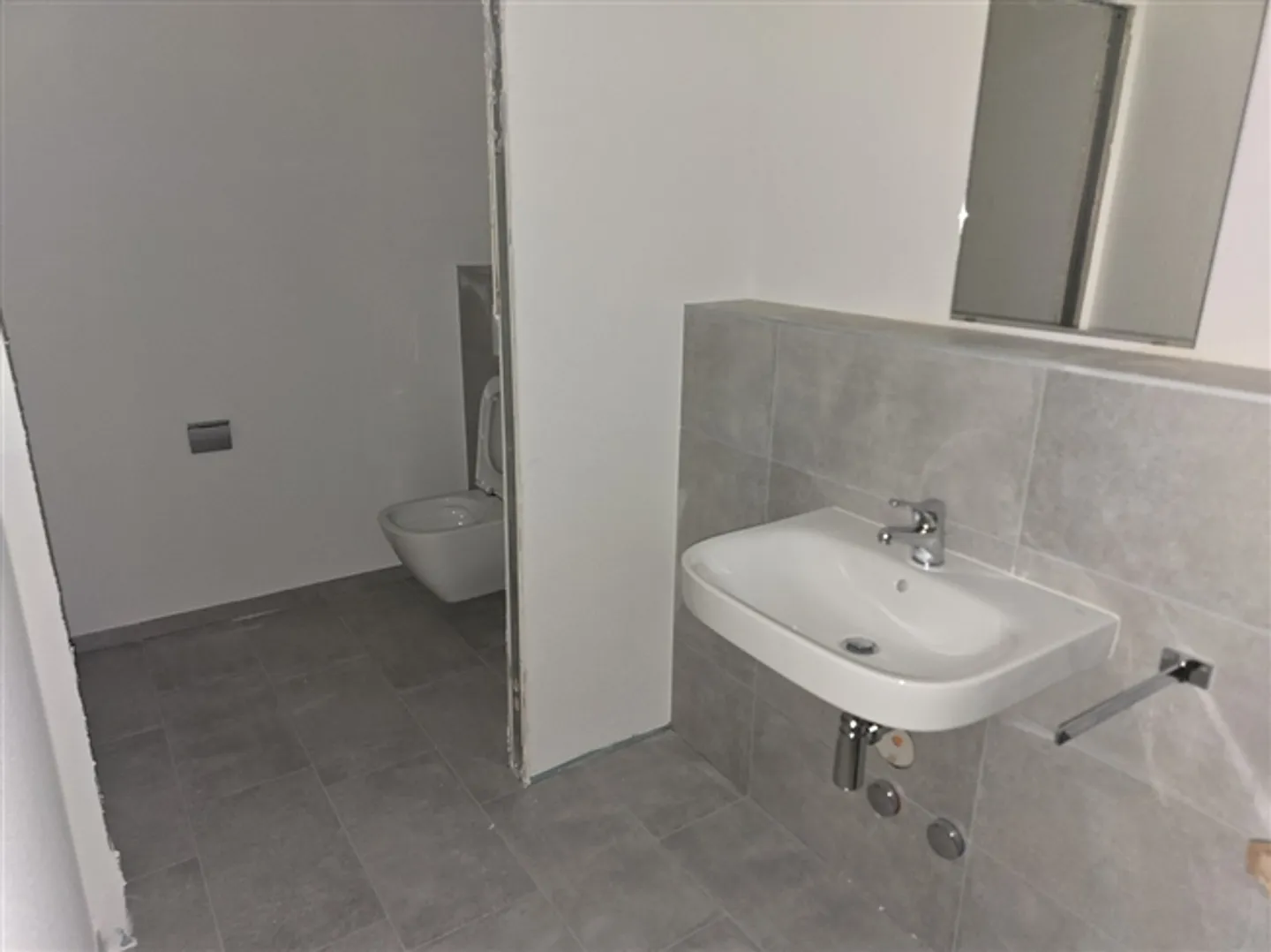 Renovated Office of 136m2 - Lausanne City Center - 2 Months Free - Photo 4 of 11