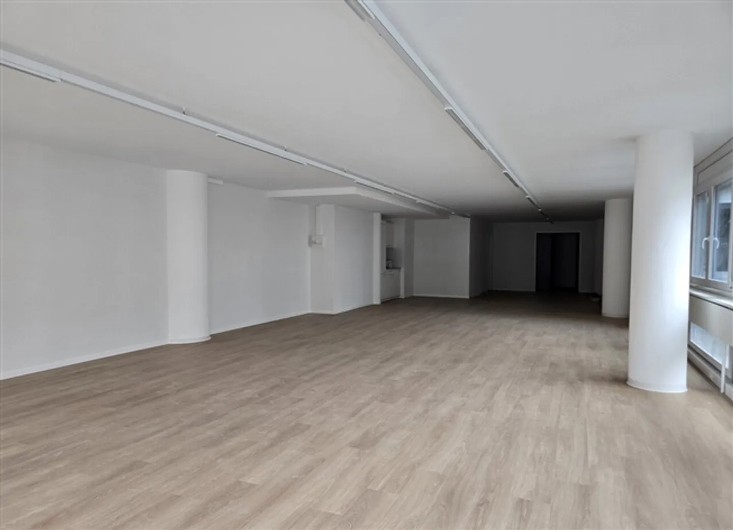 Renovated Office of 136m2 - Lausanne City Center - 2 Months Free - Photo 5 of 11