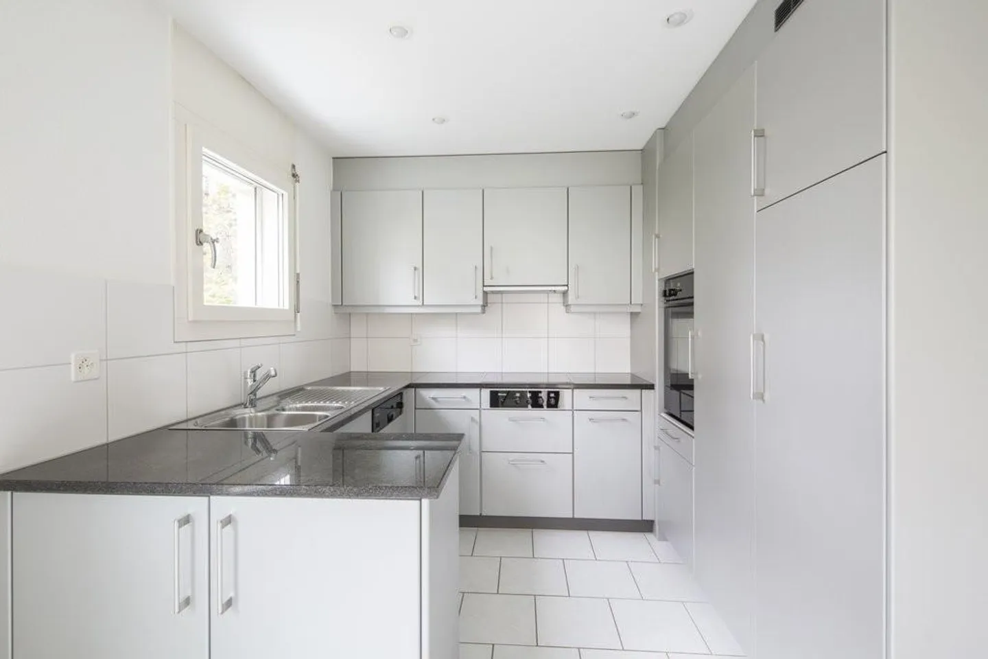 Moderne Wohnung mit Garten - Foto 3 von 5