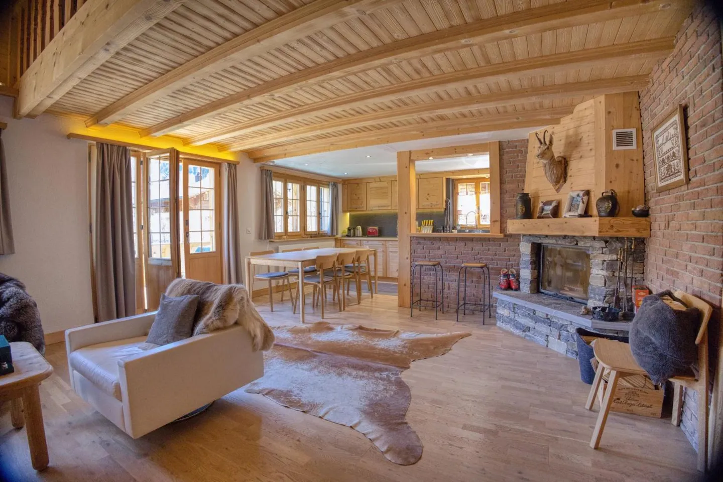 Magnificent furnished chalet between Gstaad and Lauenen - Photo 3 of 13