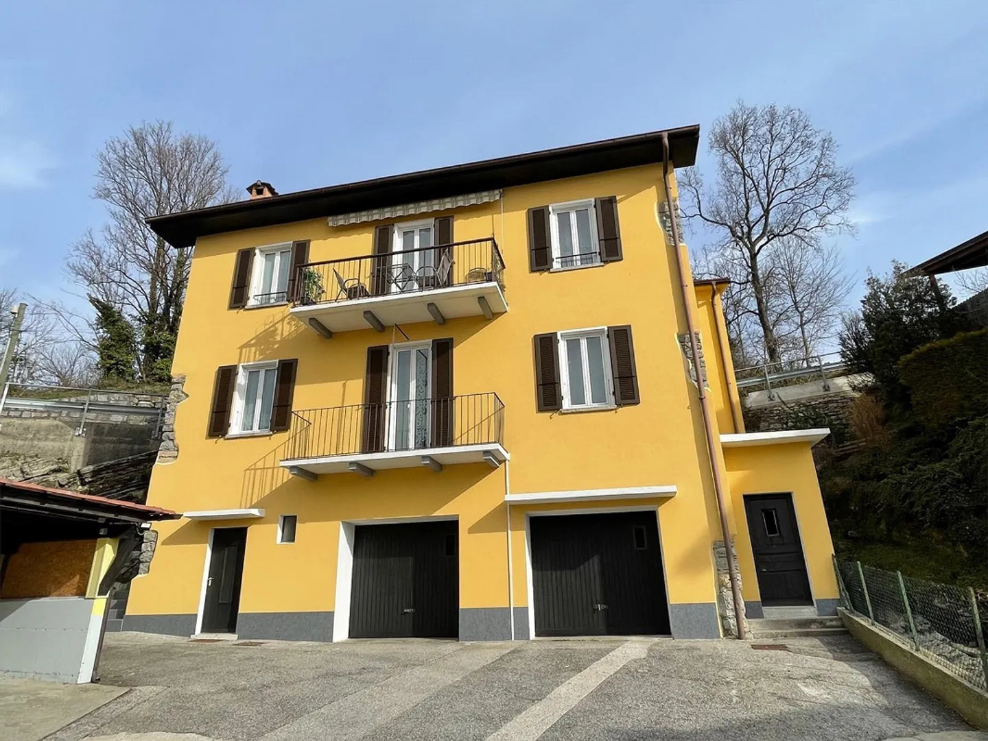 Interessantes Haus mit 6.5 Zimmern und Gartchen - Foto 2 von 13