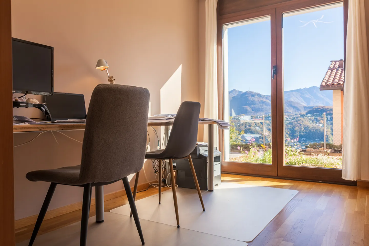 Appartamento con giardino privato in elegante complesso residenziale - Foto 5 di 7