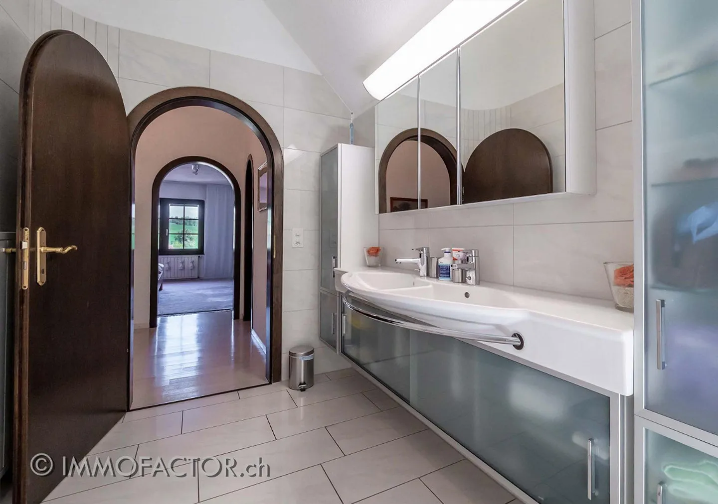 Casa Elegante con Charme d'Epoca, Molto Spazio & Balcone Soleggiato 💕 - Foto 13 di 16
