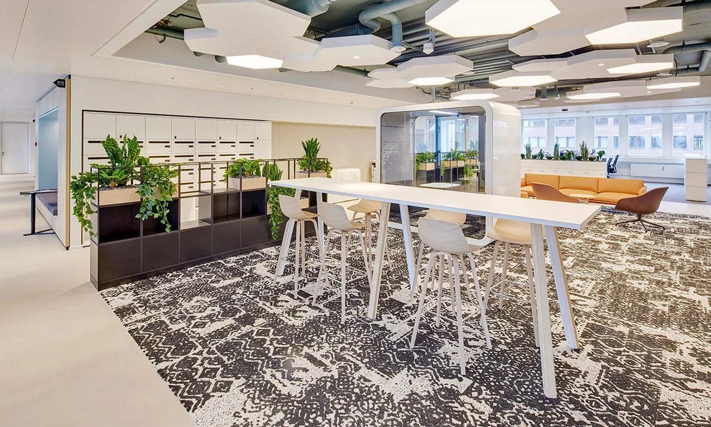 Ufficio per team chiavi in mano con stile - Ideale per team dinamici e creativi - Presso kuia-office sei flessibile - Foto 7 di 13