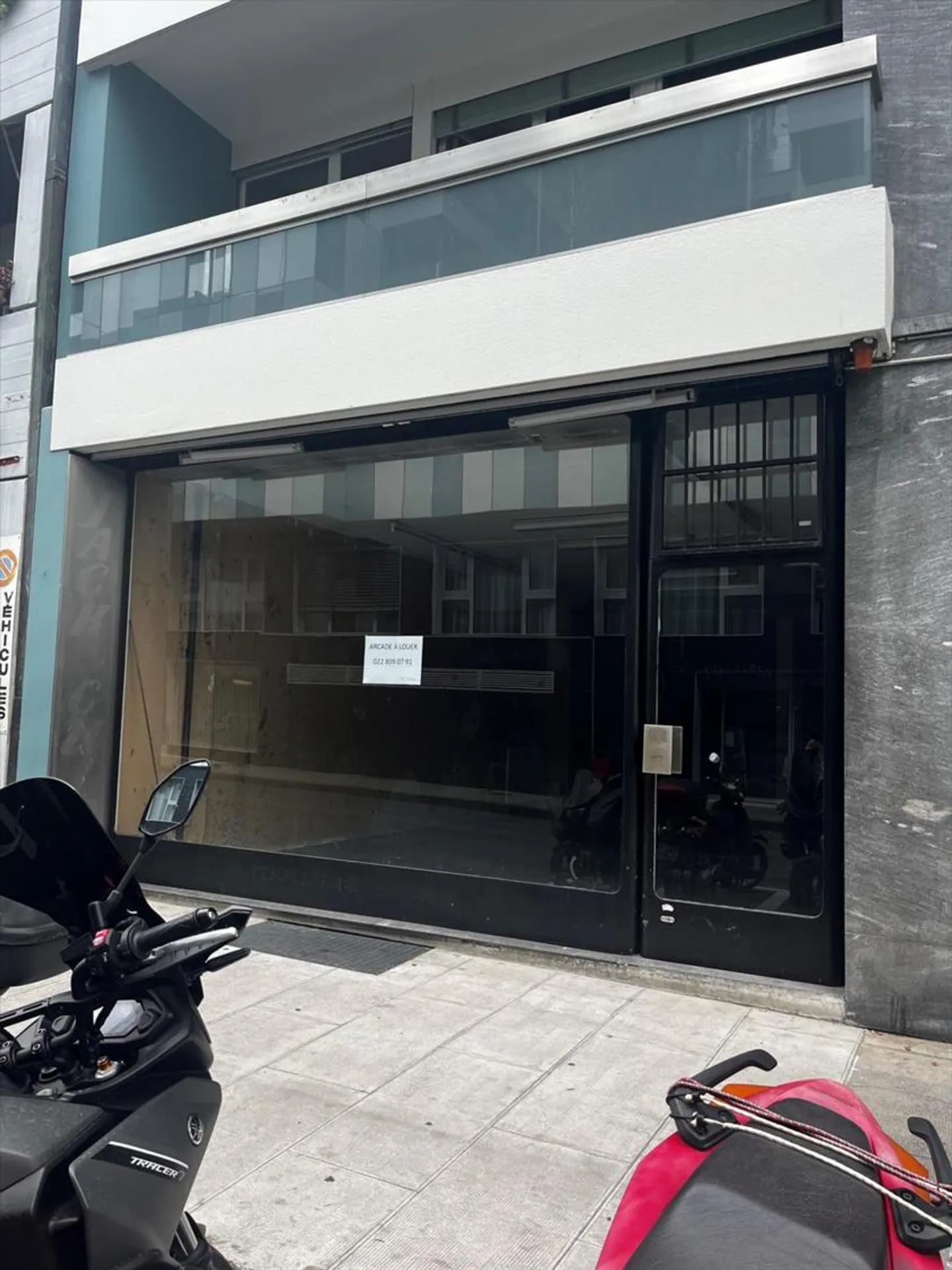 Arcade moderna a Pâquis - Foto 1 di 2